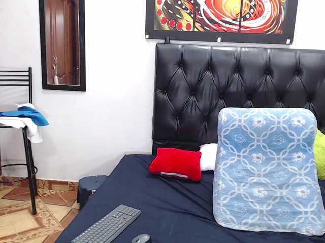 Live sex webcam photo for xcarlet1 #271487462