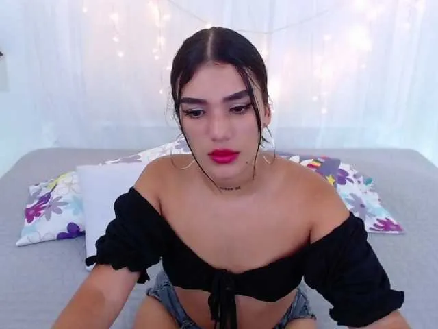 Live sex webcam photo for elisajones01 #271484567
