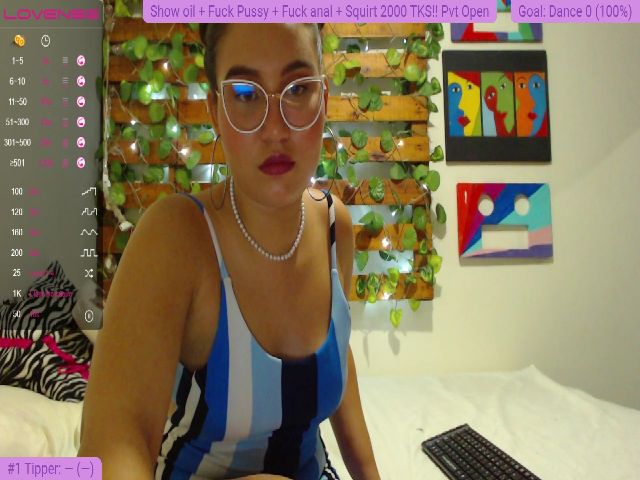 Live sex webcam photo for NinaJimenez #271496887