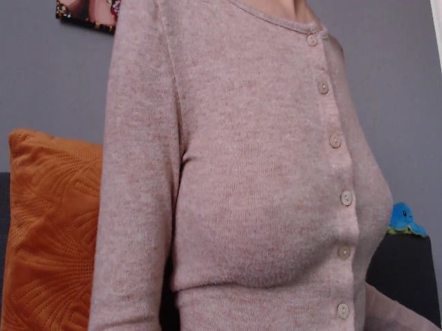 Live sex webcam photo for Ani_Hot #271488932