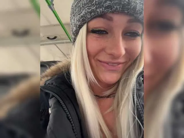 Live sex webcam photo for Kisa-Gav #271504368