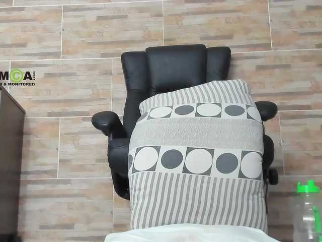 Live sex webcam photo for isabelasweet #271501262