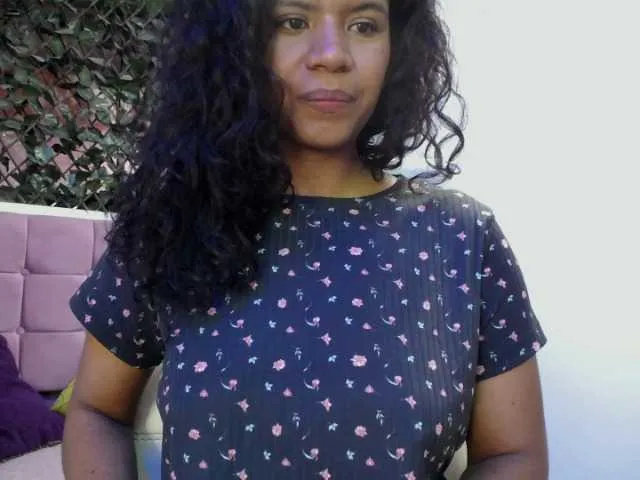 Live sex webcam photo for Ellie-Alves #271509569