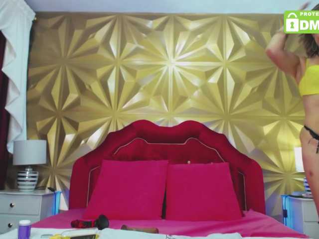 Live sex webcam photo for ElyssaGray #271498881