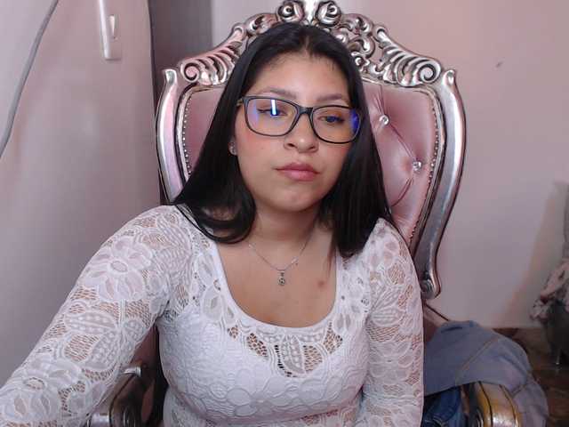 Live sex webcam photo for holly20a #287994992