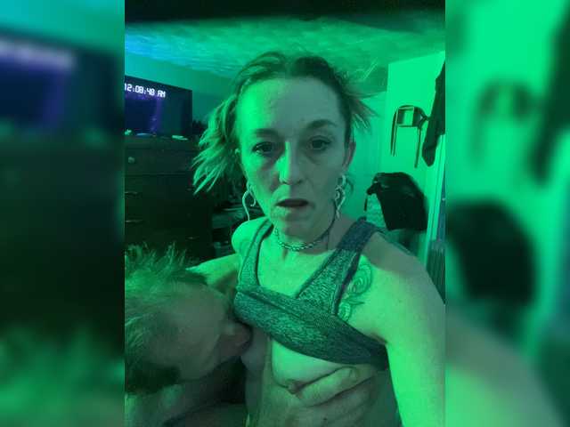 Live sex webcam photo for Esagee #271501692