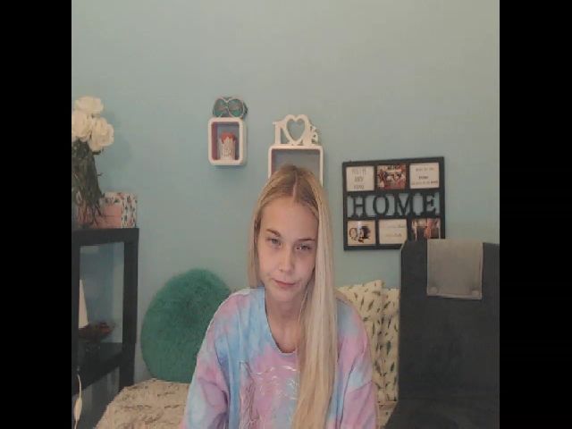 Live sex webcam photo for HappyAnna #271502705
