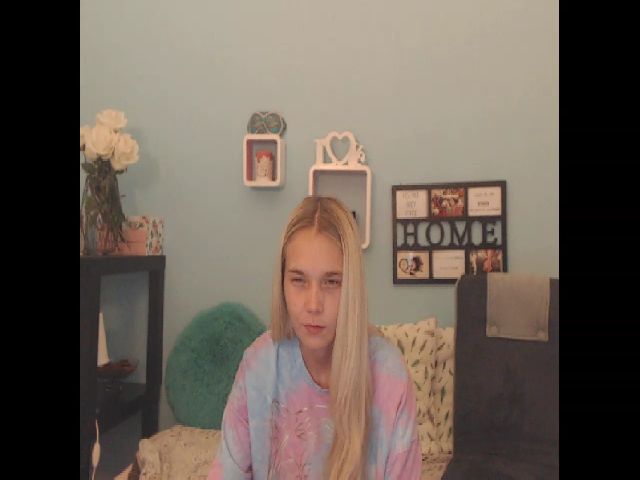 Live sex webcam photo for HappyAnna #271503761