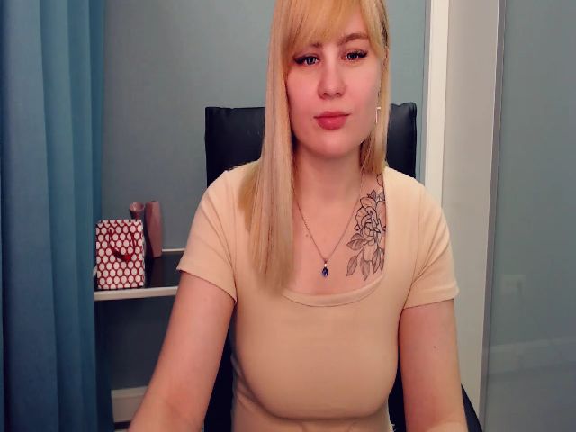 Live sex webcam photo for AdelinaBlondy #271500825