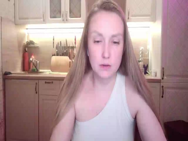 Live sex webcam photo for JaneGrey111 #271507176