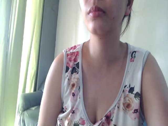 Live sex webcam photo for HotpukiLuver #271512395