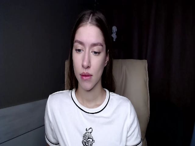 Live sex webcam photo for SerenaNude #271499877