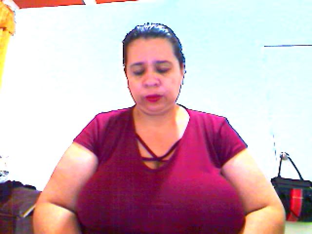 Live sex webcam photo for LatinaBigAss4 #271505959