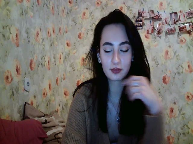 Live sex webcam photo for lolly_hollyy #271512122