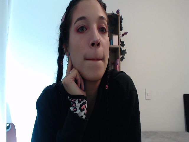 Live sex webcam photo for Nina_Doux #271511952