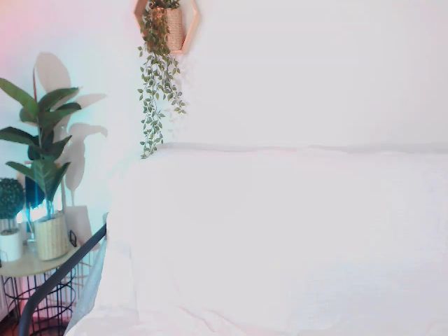 Live sex webcam photo for HarleyQX #271499460
