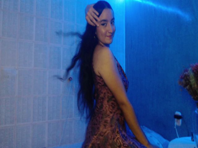 Live sex webcam photo for YoursLauren #271510169