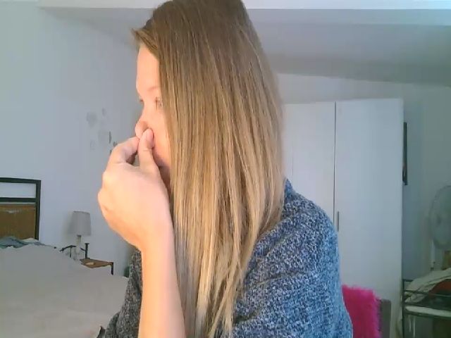 Live sex webcam photo for CallMeMaria #271503653