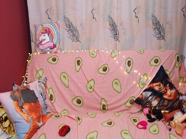 Live sex webcam photo for Lolly_Goddess #271503688