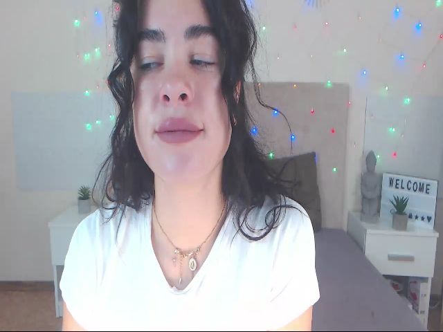 Live sex webcam photo for ErikaCurtees #271503503
