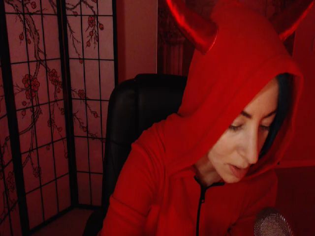 Live sex webcam photo for GoddessLilith #271500850
