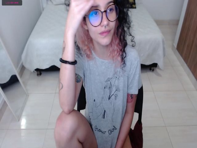 Live sex webcam photo for Myzore #271500405