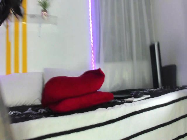 Live sex webcam photo for NikkiBrunner #271500927