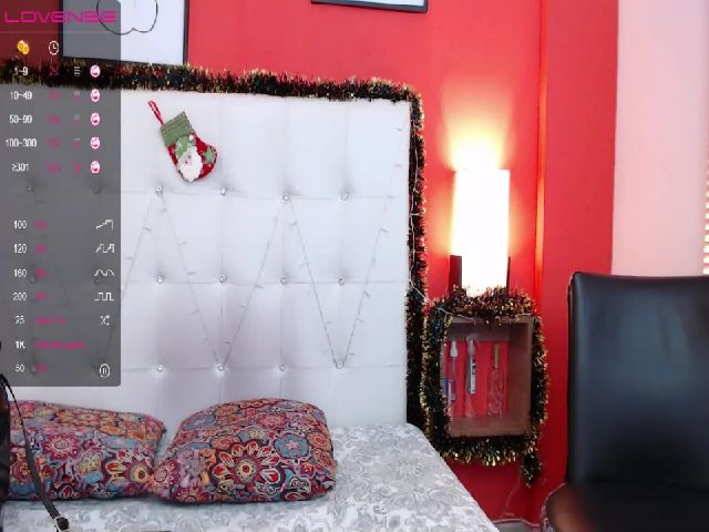 Live sex webcam photo for TAMMY_ANDRADE #271510406