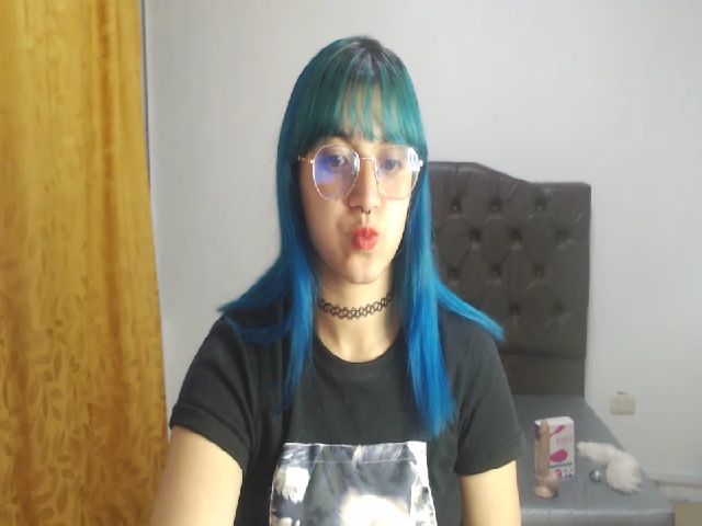 Live sex webcam photo for Carolinforbes #271512110