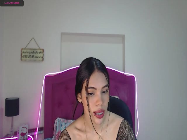 Live sex webcam photo for Grey_Evelyn #271502533