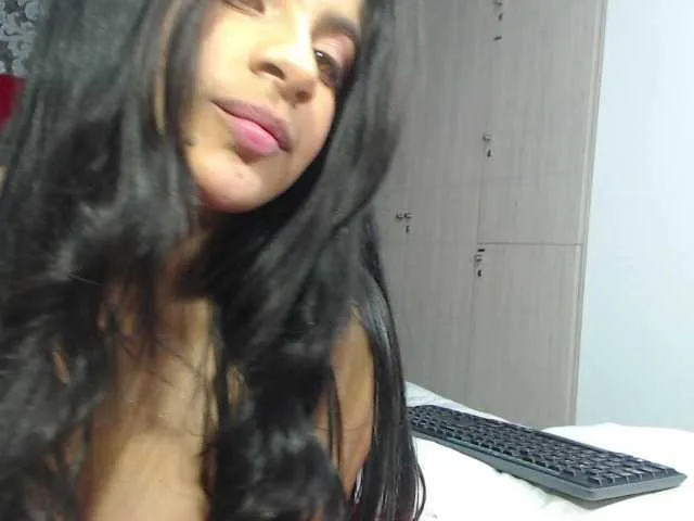 Live sex webcam photo for sophie-rose #271509084