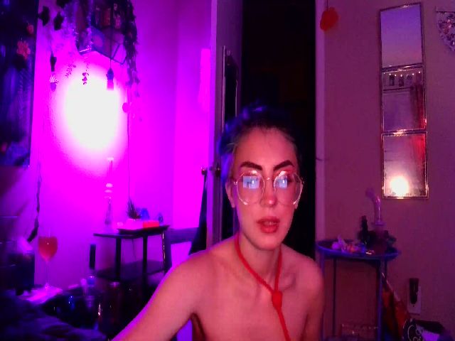Live sex webcam photo for Skylerm00n #271503284