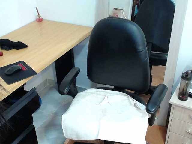 Live sex webcam photo for ebone21 #271505052