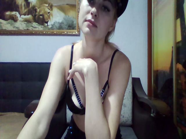 Live sex webcam photo for Kelley26 #271506856