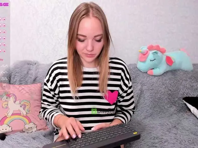 Live sex webcam photo for Pepetka22 #271524101