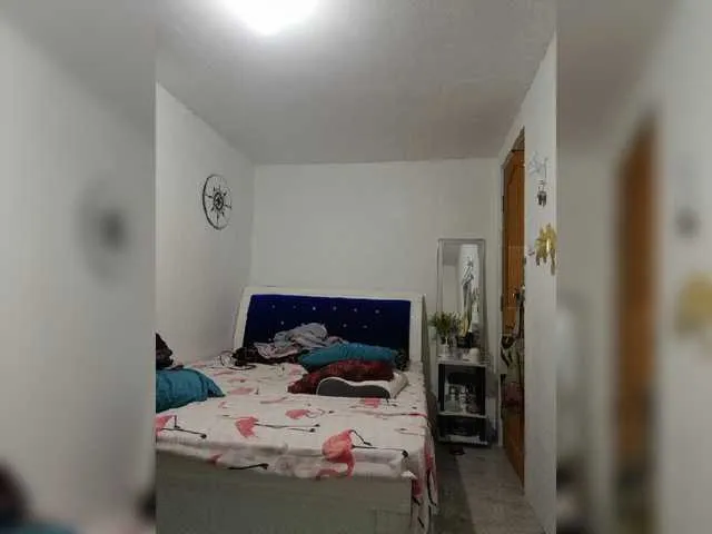 Live sex webcam photo for YourGirl9 #271517398