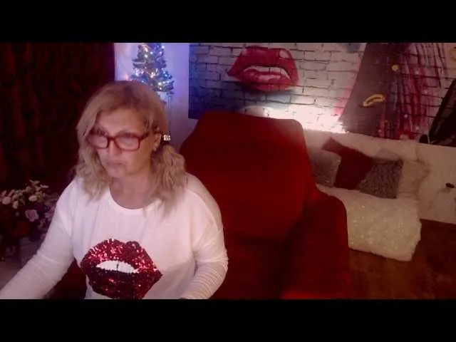 Live sex webcam photo for DivineBlond #287956785
