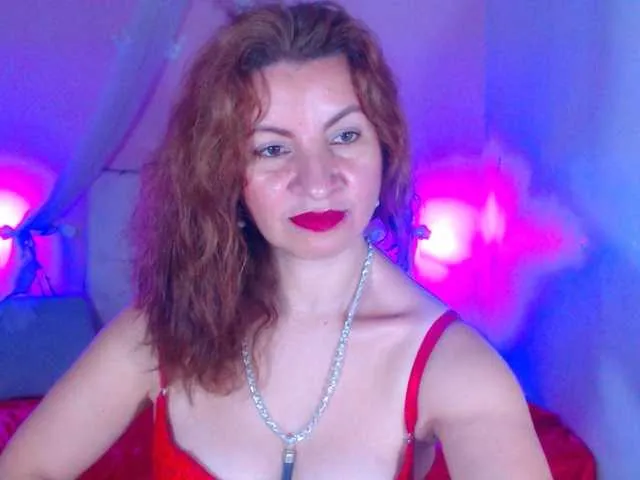 Live sex webcam photo for AliceMiller13 #271525213