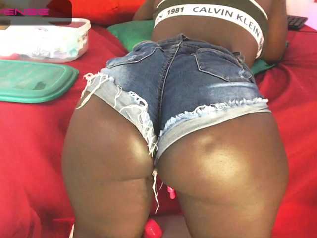 Live sex webcam photo for emilypusypink #271524827