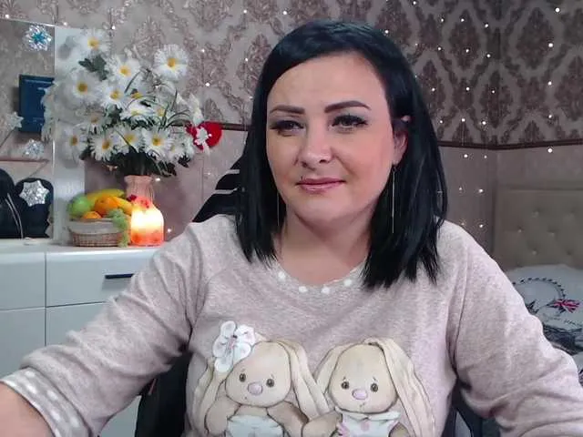 Live sex webcam photo for YummyMoom #271524202