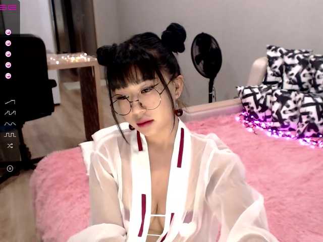 Live sex webcam photo for LucyLiu #271520829