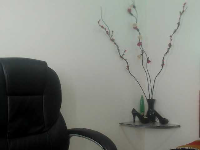 Live sex webcam photo for Mariahaan #271525563