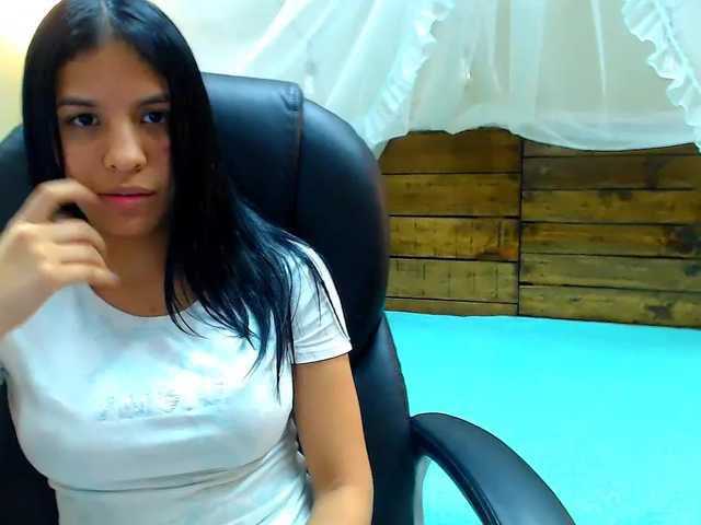 Live sex webcam photo for AndieMacdowel #271514198