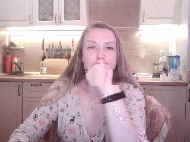 Live sex webcam photo for JaneGrey111 #271521305