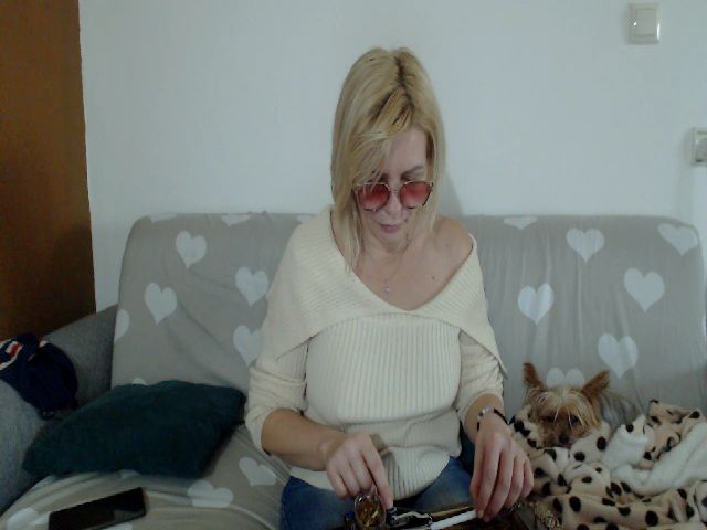 Live sex webcam photo for Stephycute #271521525