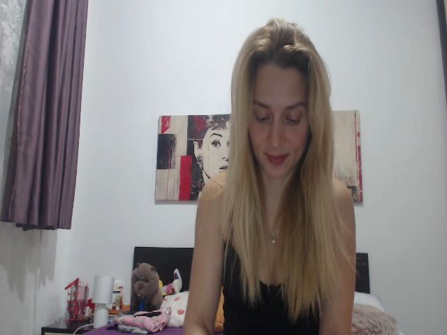 Live sex webcam photo for MonicaDiamond #271527296