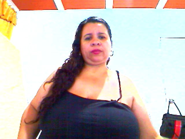 Live sex webcam photo for LatinaBigAss4 #271514354