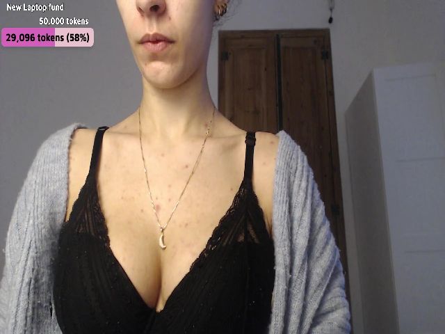 Live sex webcam photo for LolasPie #271518894