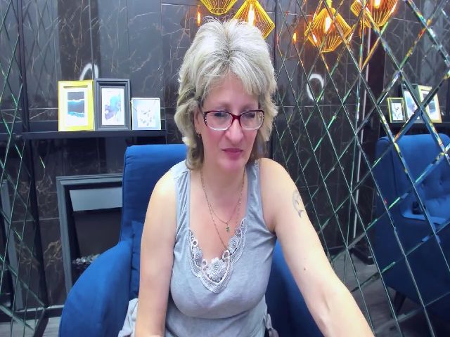 Live sex webcam photo for EvelynJoyful #271521364