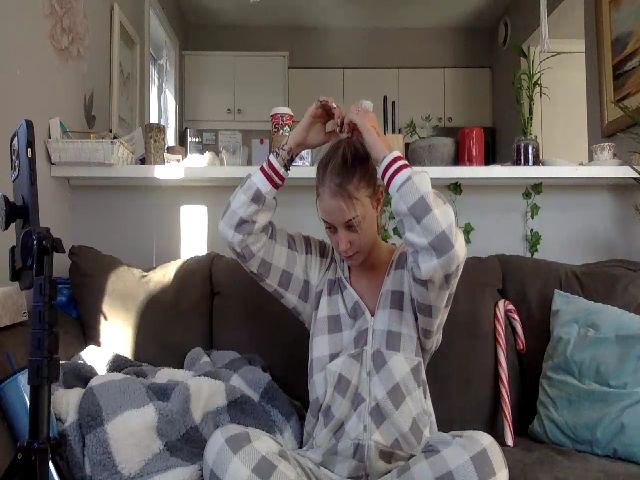 Live sex webcam photo for DaniiAngel #271525591